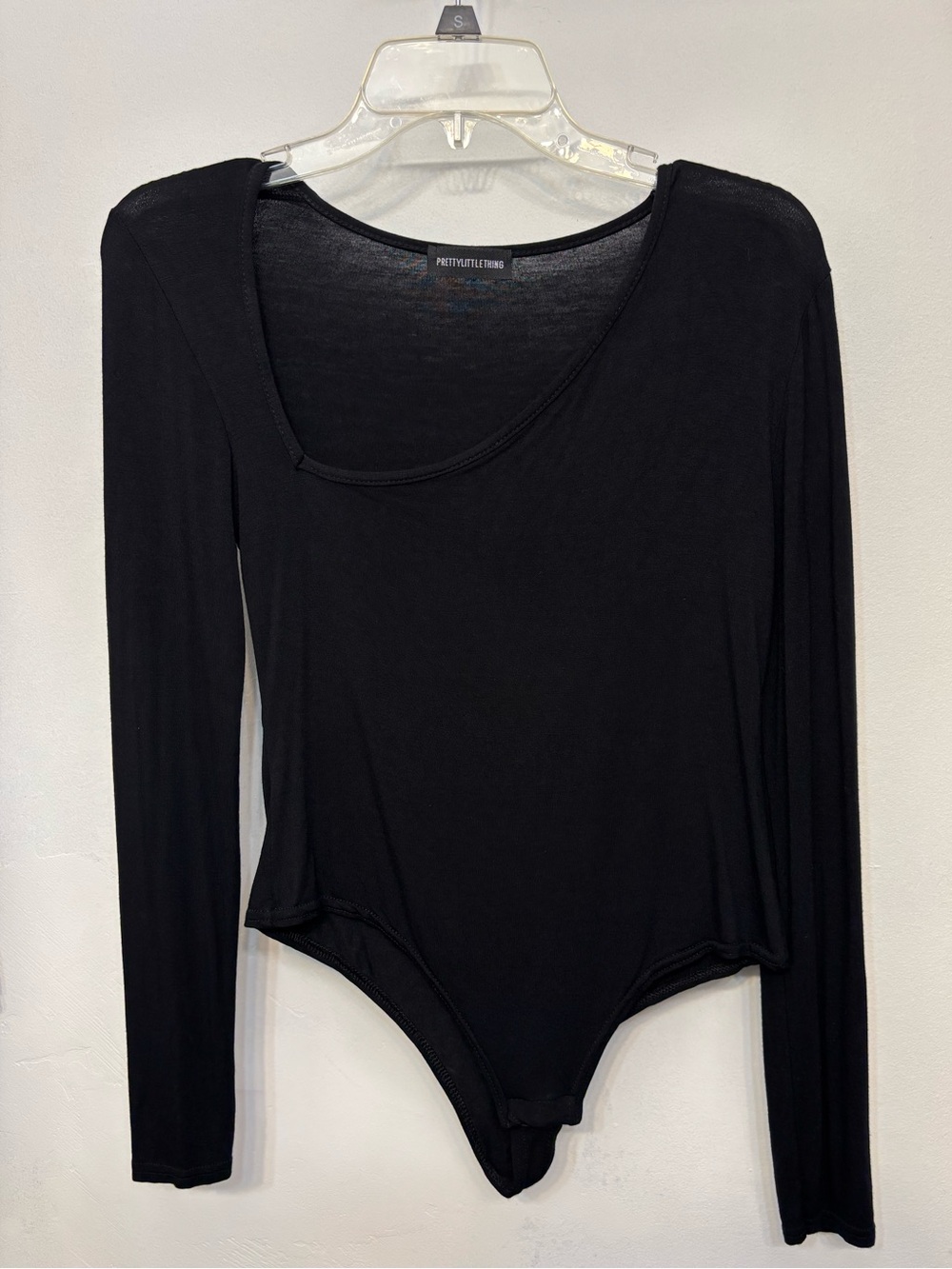 PrettyLittleThing Black Asymmetrical Long-Sleeve Bodysuit Women’s Size 6
